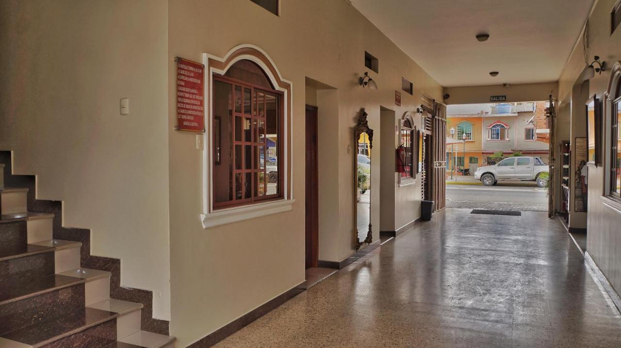Vallejo Hotel Huaquillas Exterior photo